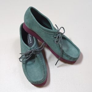 Clark's, Icon Wallabee, teal blue green color with purple sole. Sz, 9